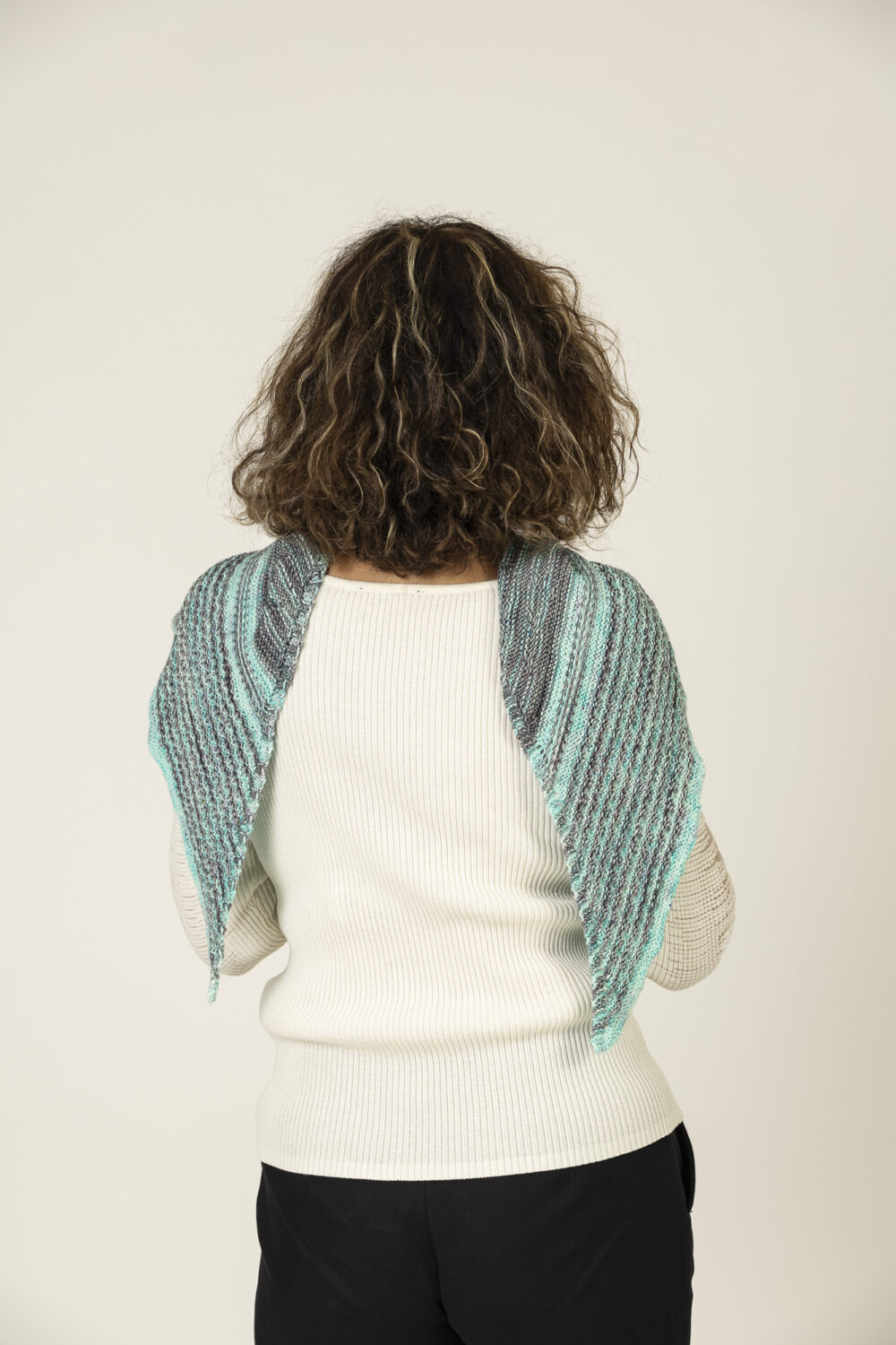 Turquoise and grey triangle scarf of Merino wool and silk - Image 2